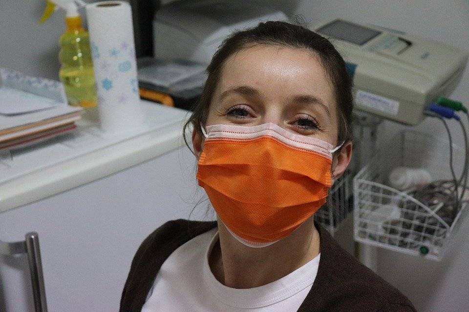 Wyzdrowiała mieszkanka powiatu brzezińskiego, która była zakażona koronawirusem