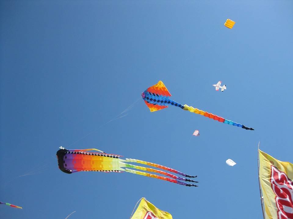 kites-344654_960_720