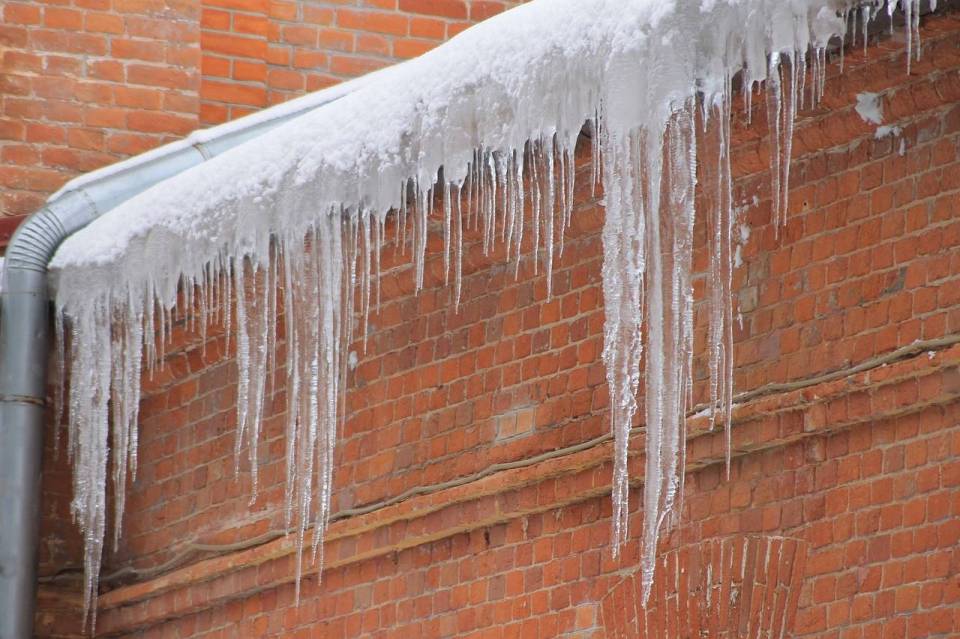 icicles-4042657_1280