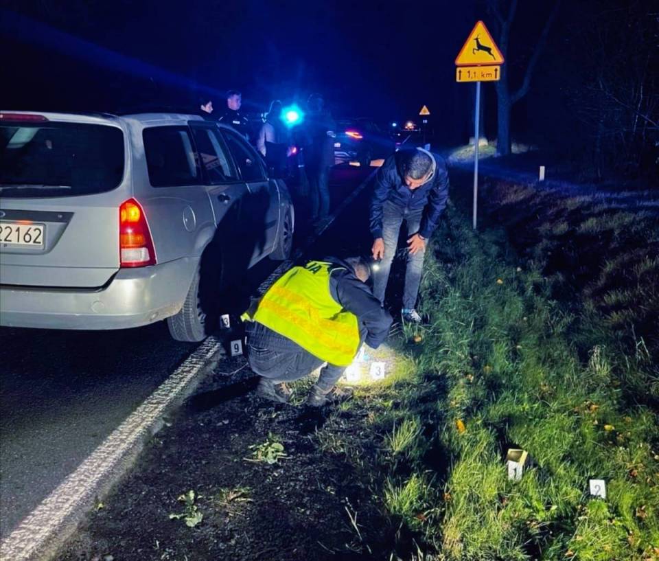 Uciekali po napadzie i wyrzucali skradzione fanty przez okno. Dwóch złodziei już w areszcie